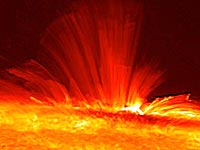 Инфрачервеният спектрограф на НАСА е заснел огромно слънчево изригване Наблюдаваното
