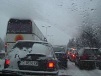 Силен сняг в Рила и Родопите - спряха камионите в Смолянско