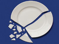 Снимка: Откриха сходство между счупените чинии и глобалното затопляне