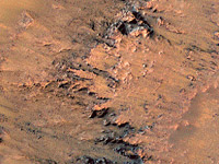 Учени са открили доказателства че на повърхността на Марс текат