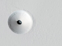 По рано тази година камерата CTX инсталирана на Mars Reconnaissance Orbiter