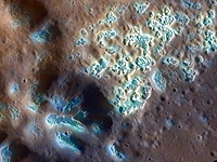 Планетата Меркурий е осеяна с многобройни пукнатини които не приличат