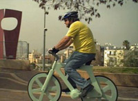 Изобретателят Изхар Гафни от Израел създаде велосипед от картон Идеята