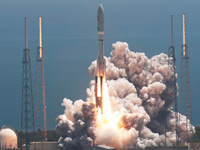 В щата Флорида бе изстреляна ракетата носител Атлас 5 с комуникационен спътник
