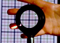 Учени разработиха система която прави обектите невидими Изследователи от Университета