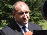 Президентът за РСМ: Кирил Петков не е куриер, а премиер!