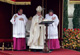 Папа Франциск: Консуматорството е вирус, който атакува вярата в нейните корени